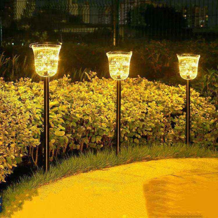Dekoratives Solargartenlicht mit 60lm/w Lichtwirksamkeit und 50000 Ladezeiten