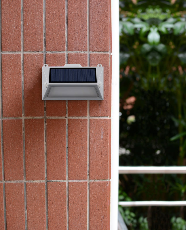 Solarstromversorgung 18Leds Bewegungssensor Wandlicht für Sicherheit und Langlebigkeit im Freien