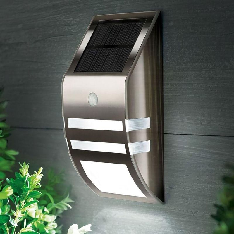 Außen Solarwandlampe mit wasserdichtem Edelstahlmaterial und Smart Sensor
