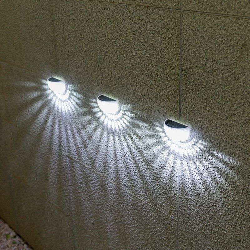 50000 Stunden Arbeitszeit Solar-LED-Wandleuchten für Außeneinrichtungen Energieeinsparlösung