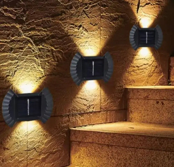 Warme weiße solarbetriebene LED-Wandlampen für Garten Terrasse Garage Einfahrt nach oben Lampen