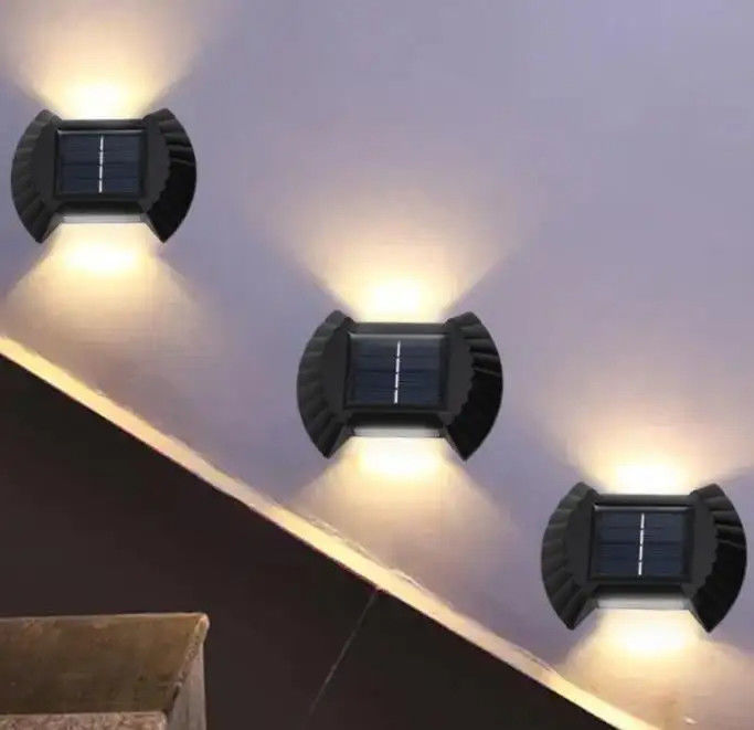 Warme weiße solarbetriebene LED-Wandlampen für Garten Terrasse Garage Einfahrt nach oben Lampen